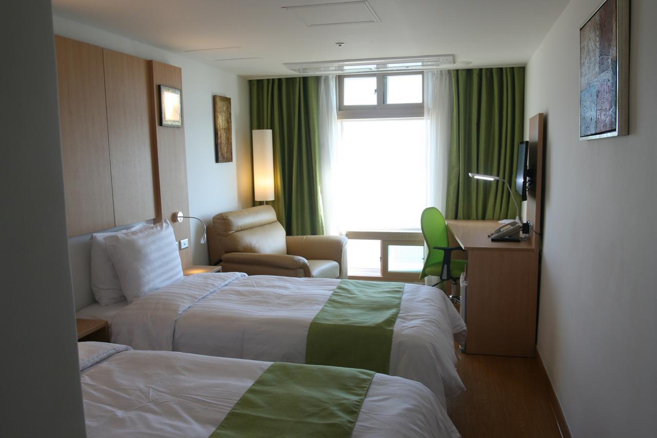 Gunsan Apple Tree Hotel Exteriör bild