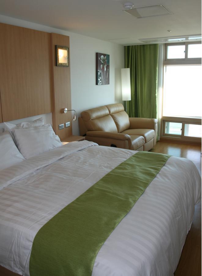 Gunsan Apple Tree Hotel Exteriör bild