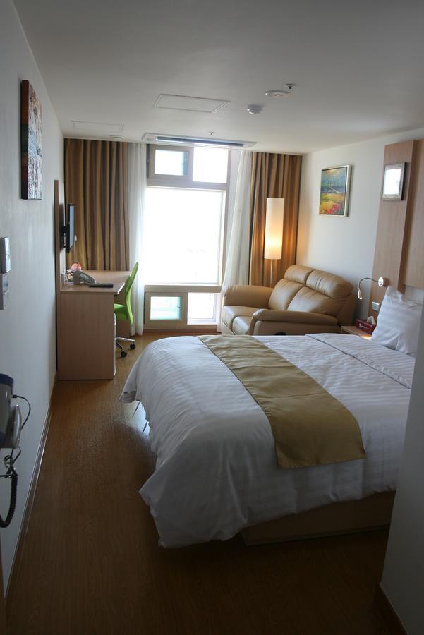 Gunsan Apple Tree Hotel Exteriör bild