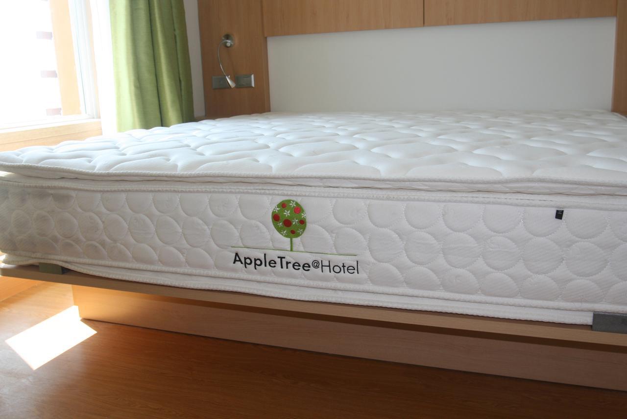 Gunsan Apple Tree Hotel Exteriör bild