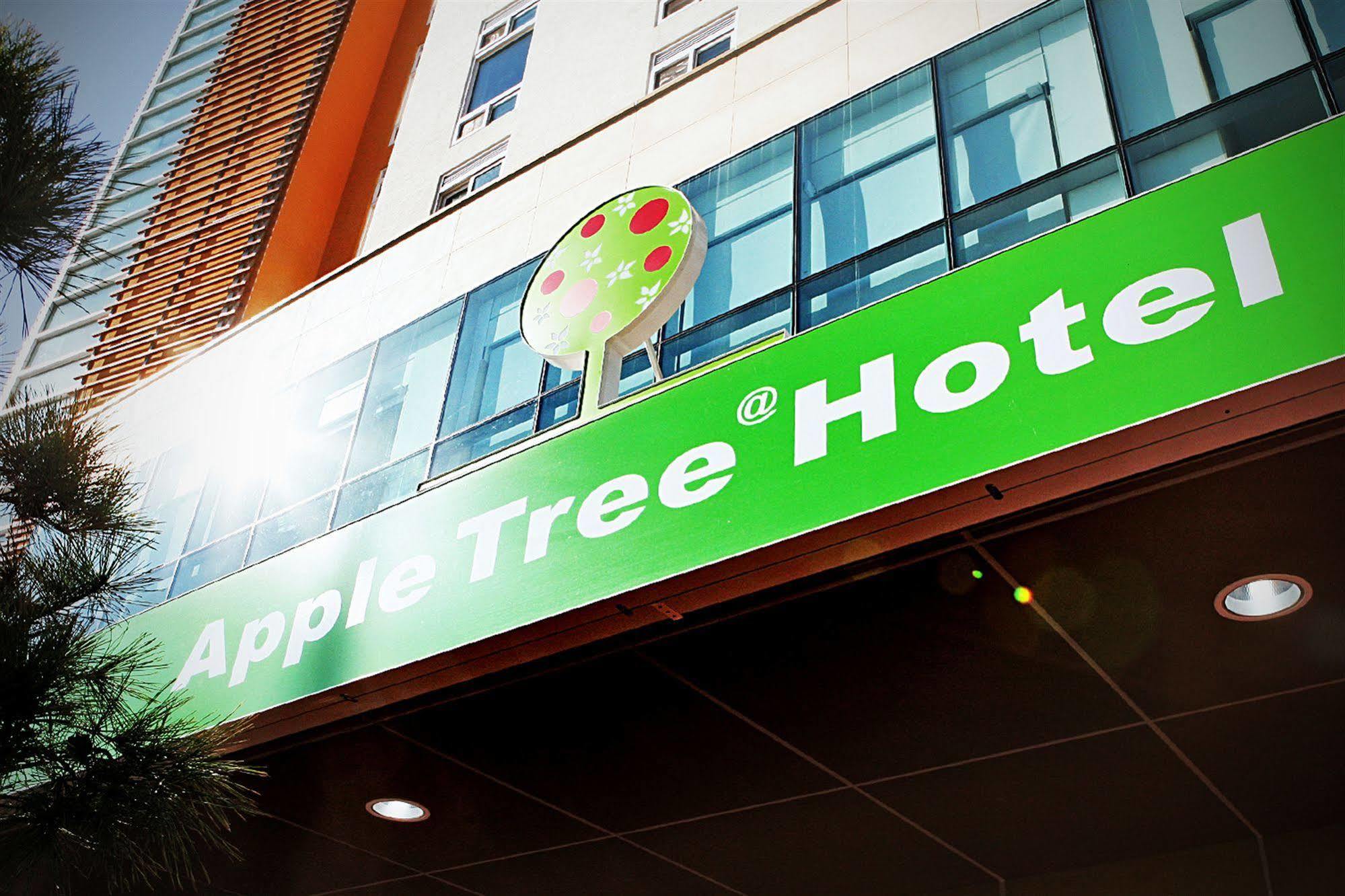 Gunsan Apple Tree Hotel Exteriör bild