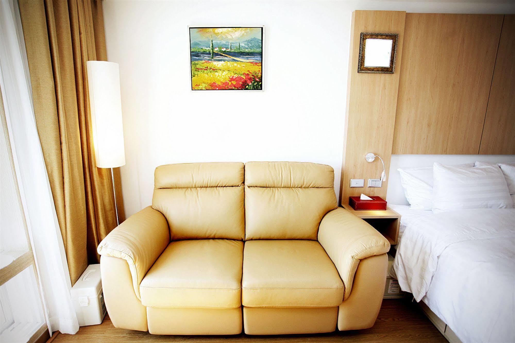 Gunsan Apple Tree Hotel Exteriör bild